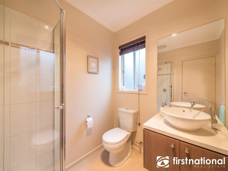 42 Britton Drive, Pakenham VIC 3810