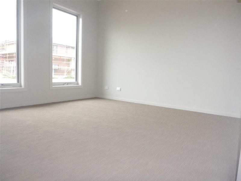 16 Ample Avenue, Officer VIC 3809