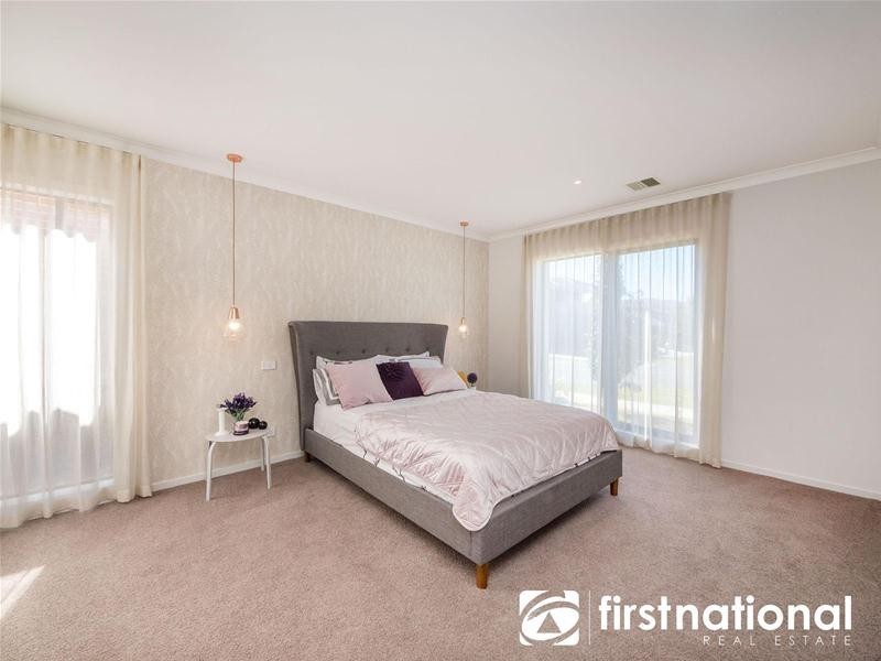 2 Clovelly Way, Officer VIC 3809