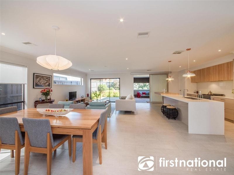 2 Clovelly Way, Officer VIC 3809