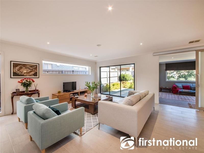 2 Clovelly Way, Officer VIC 3809