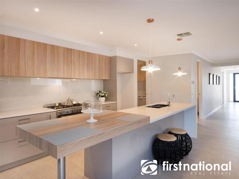 2 Clovelly Way, Officer VIC 3809