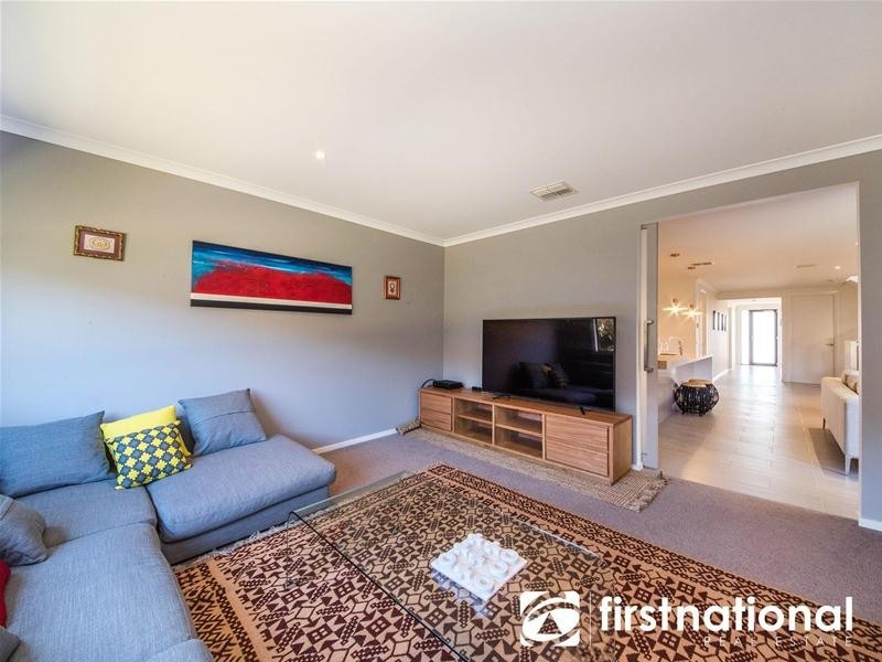 2 Clovelly Way, Officer VIC 3809