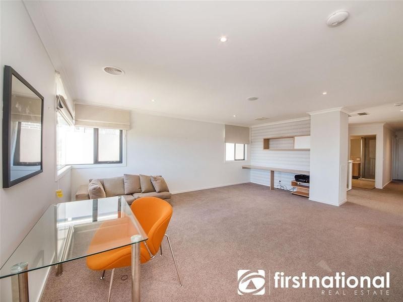2 Clovelly Way, Officer VIC 3809