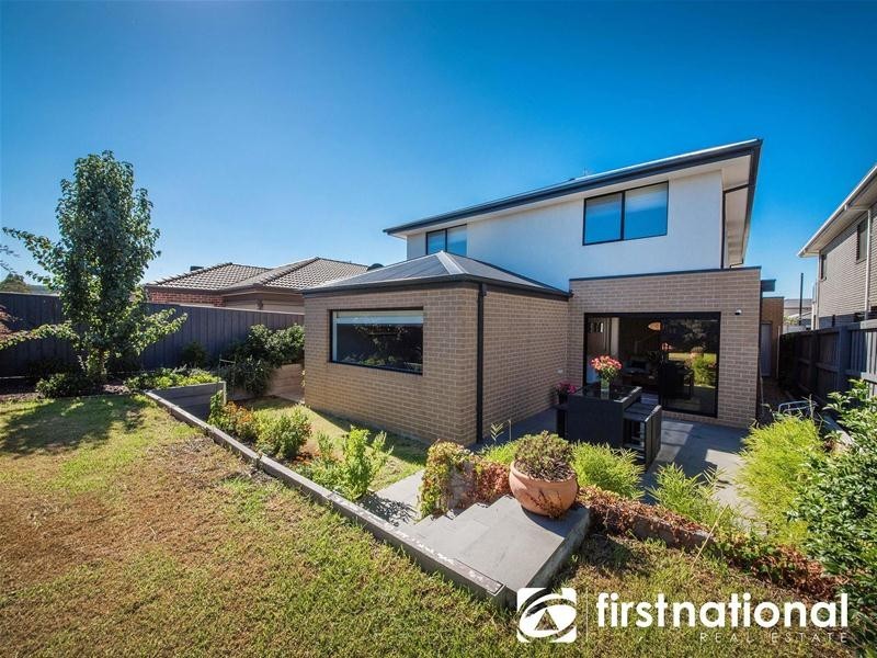 2 Clovelly Way, Officer VIC 3809