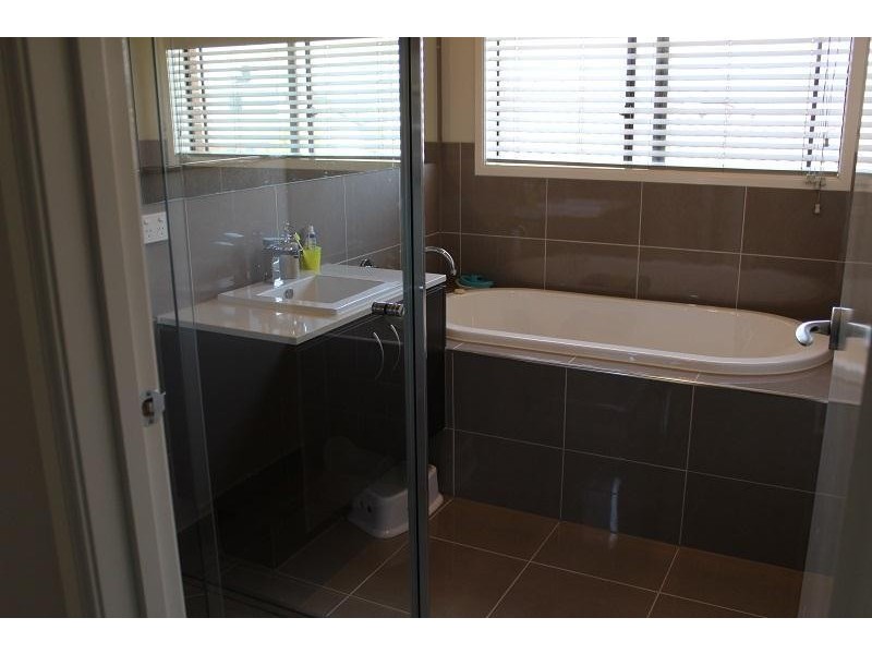 19 Manhattan Drive, Officer VIC 3809