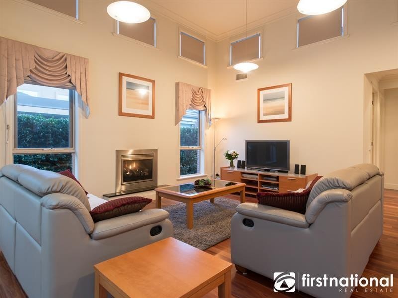 9/3 Paddington Terrace, Berwick VIC 3806