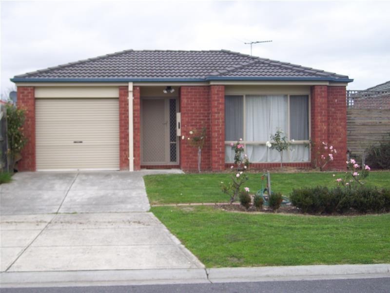 15 Lochard Terrace, Narre Warren South VIC 3805