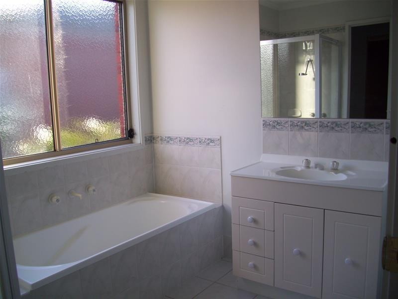 15 Lochard Terrace, Narre Warren South VIC 3805