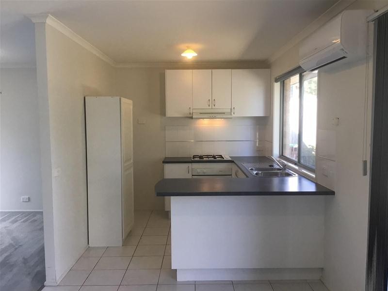 82 Lake View Drive, Narre Warren South VIC 3805