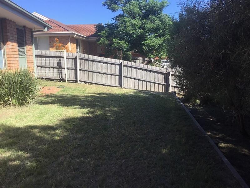 82 Lake View Drive, Narre Warren South VIC 3805