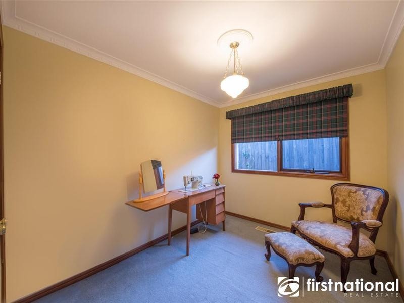 8 Edrington Park Drive, Berwick VIC 3806