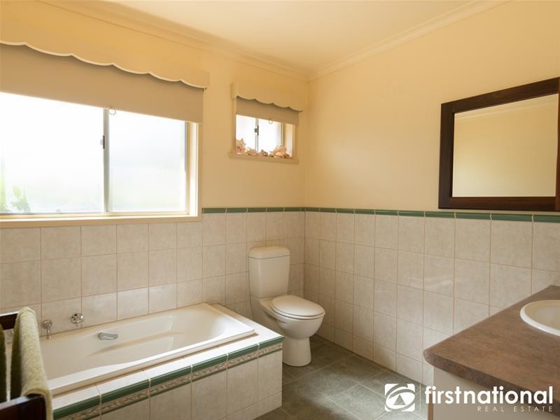 2 Ayr Court, Berwick VIC 3806