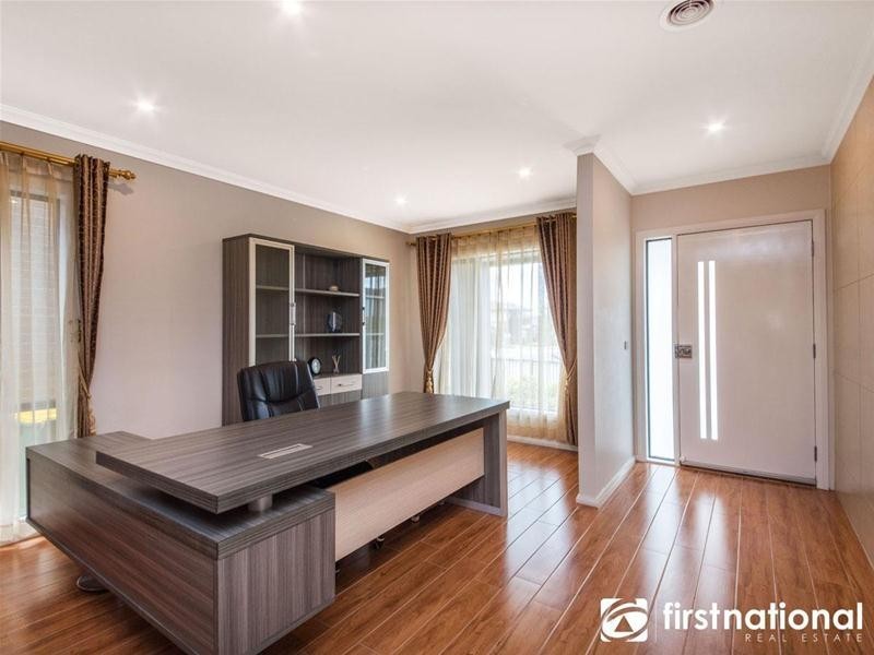 4 Clovelly Way, Officer VIC 3809