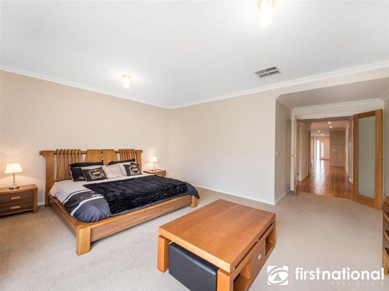 4 Clovelly Way, Officer VIC 3809