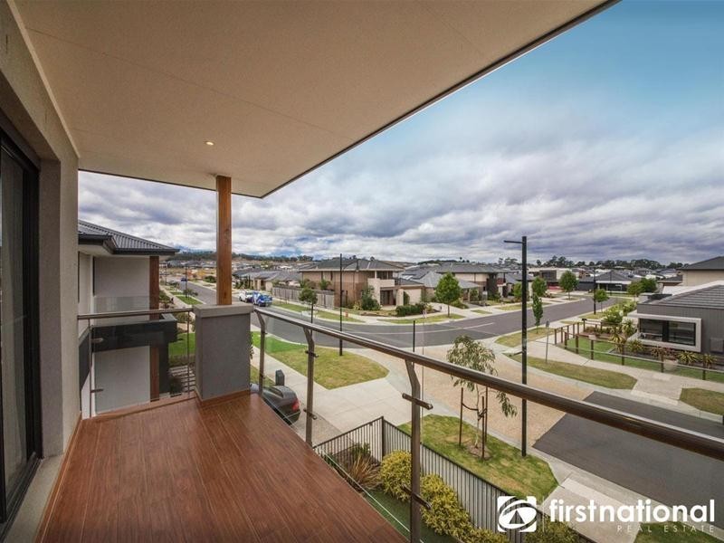 4 Clovelly Way, Officer VIC 3809