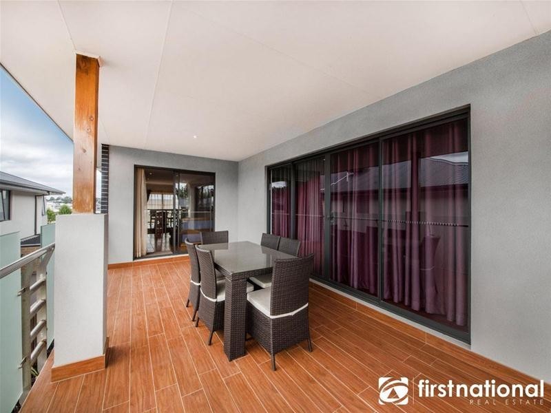 4 Clovelly Way, Officer VIC 3809