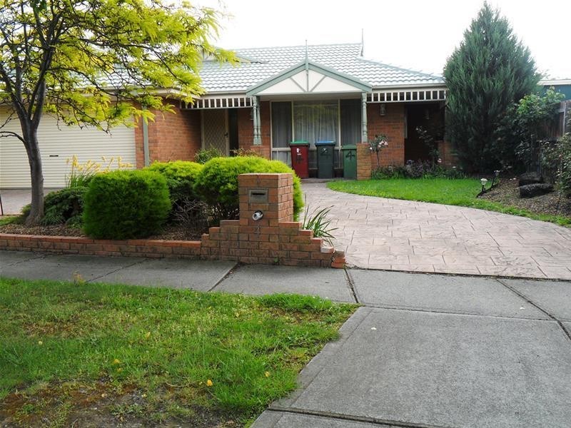4 Crystal Brook Court, Narre Warren South VIC 3805