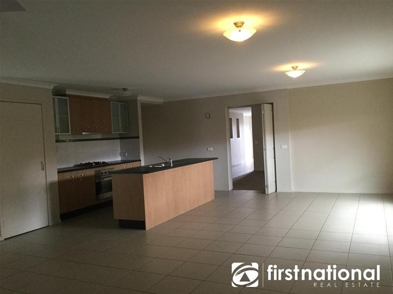 87 Sandalwood Drive, Pakenham VIC 3810