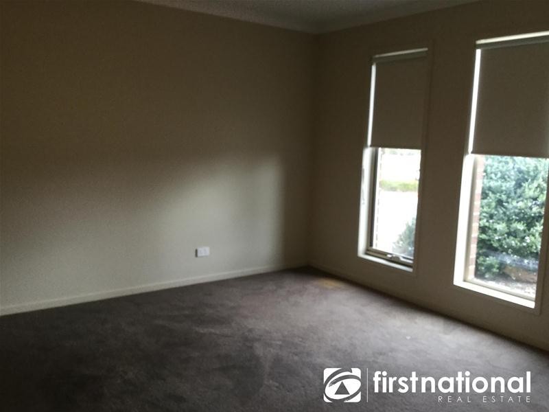 87 Sandalwood Drive, Pakenham VIC 3810