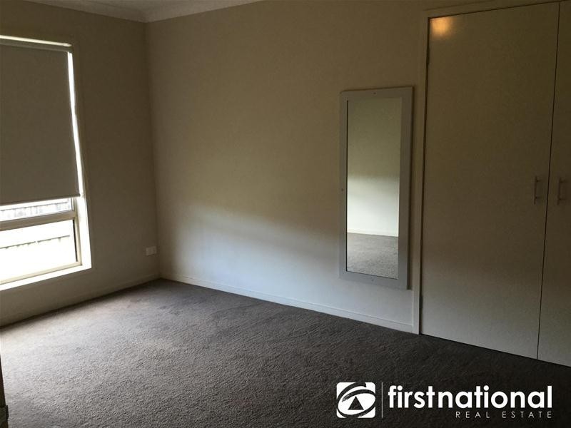 87 Sandalwood Drive, Pakenham VIC 3810