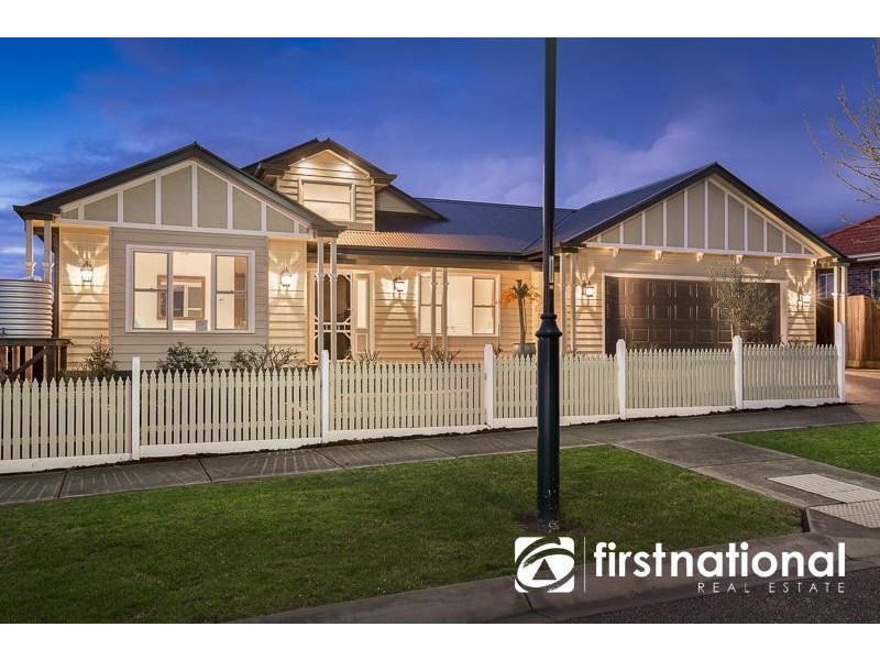 55 Henry Lawson Drive, Pakenham VIC 3810