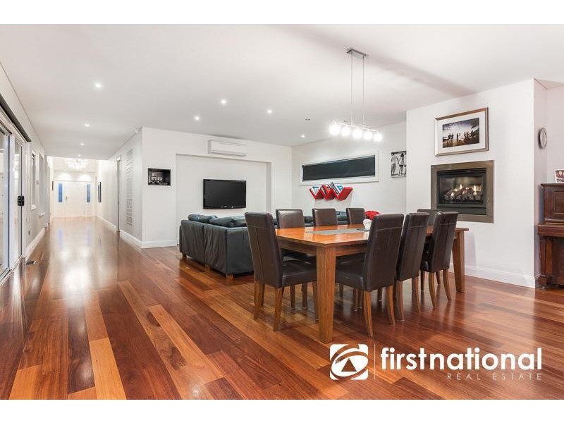 55 Henry Lawson Drive, Pakenham VIC 3810