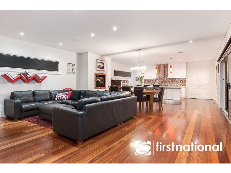 55 Henry Lawson Drive, Pakenham VIC 3810