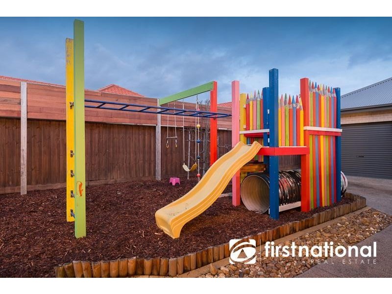 55 Henry Lawson Drive, Pakenham VIC 3810