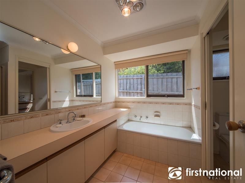 13 Jessica Mews, Berwick VIC 3806