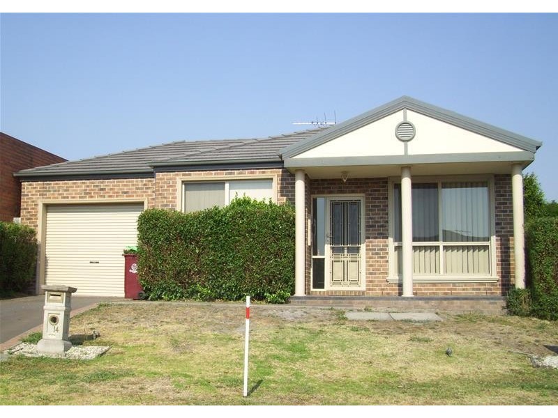 1/14 Glenn Erin Way, Berwick VIC 3806