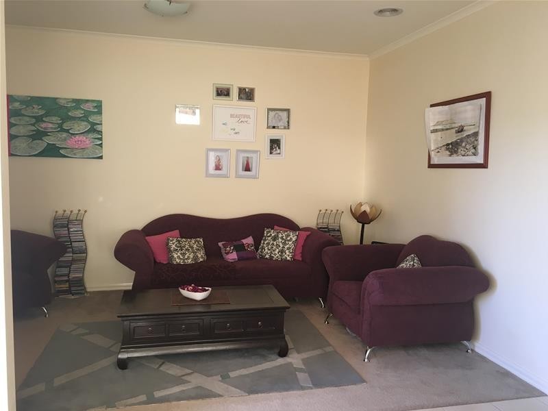 1/14 Glenn Erin Way, Berwick VIC 3806