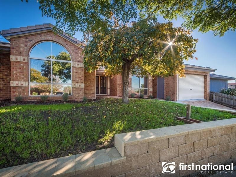 25 Jarryd Crescent, Berwick VIC 3806