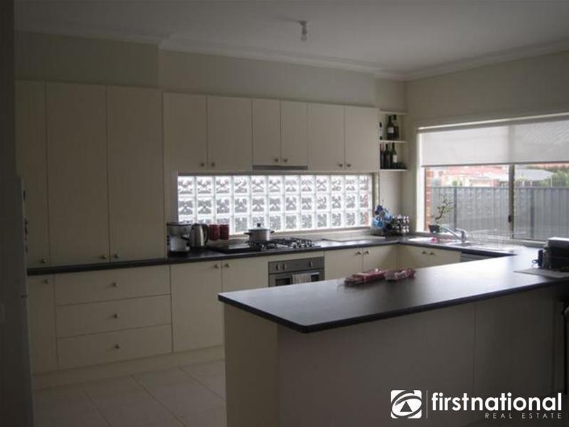 34 Windermere Boulevard, Pakenham VIC 3810