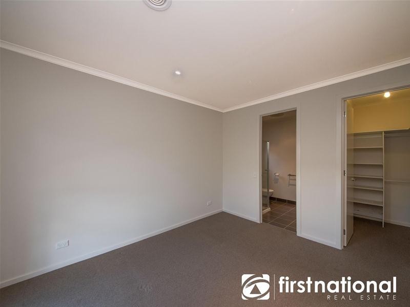 11 Portland Road, Pakenham VIC 3810