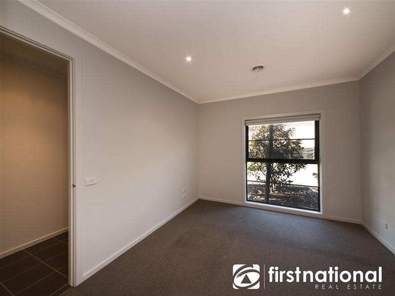 11 Portland Road, Pakenham VIC 3810