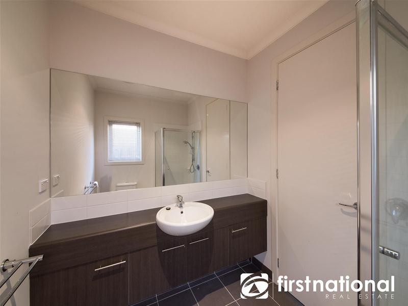 11 Portland Road, Pakenham VIC 3810