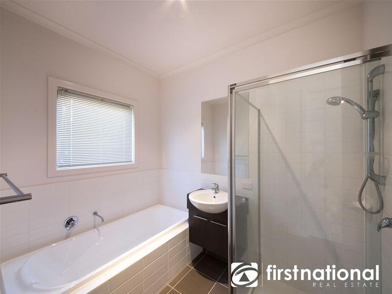 11 Portland Road, Pakenham VIC 3810