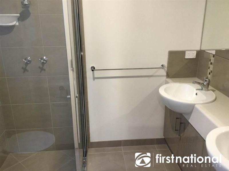 32 Kite Street, Clyde North VIC 3978