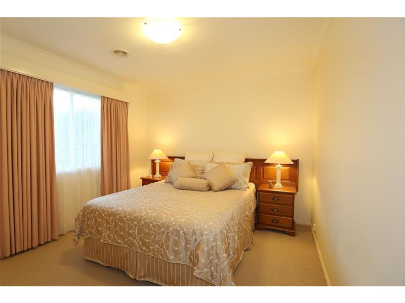 9 McCartney Drive, Narre Warren South VIC 3805