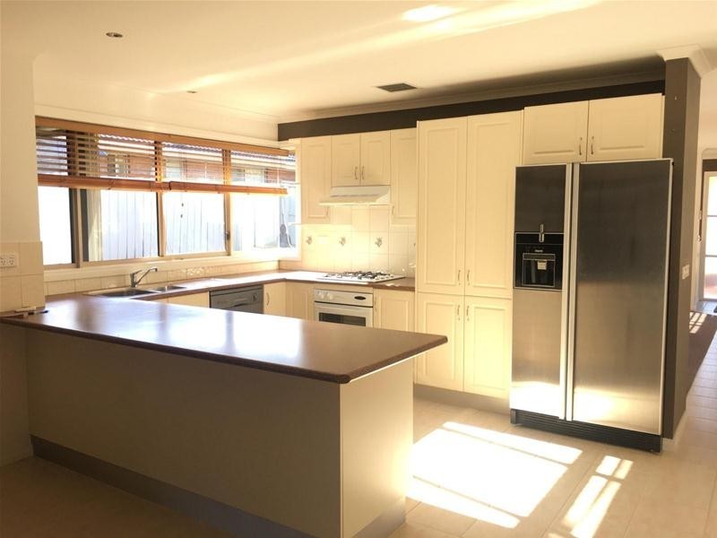 14 Hampton Court, Beaconsfield VIC 3807