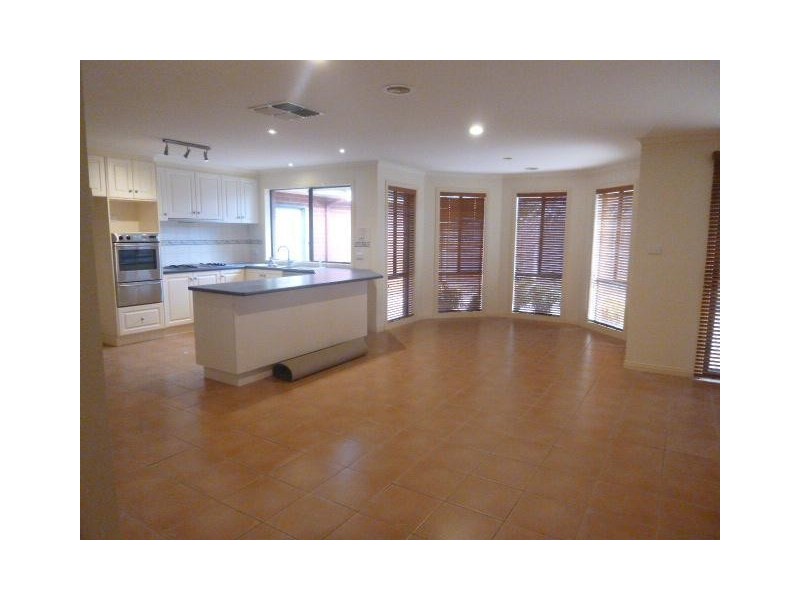 7 Padstow Court, Narre Warren South VIC 3805