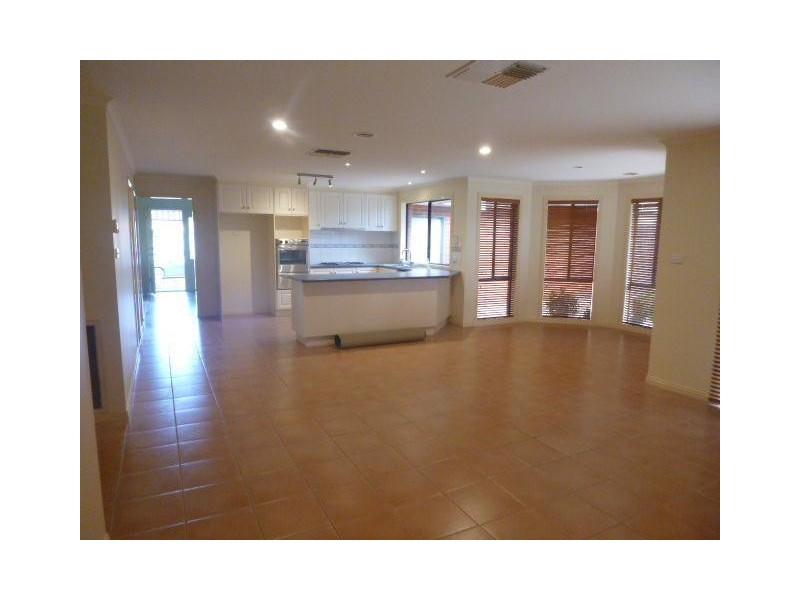 7 Padstow Court, Narre Warren South VIC 3805