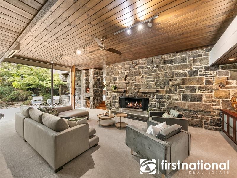 2 Beaumont Road, Berwick VIC 3806