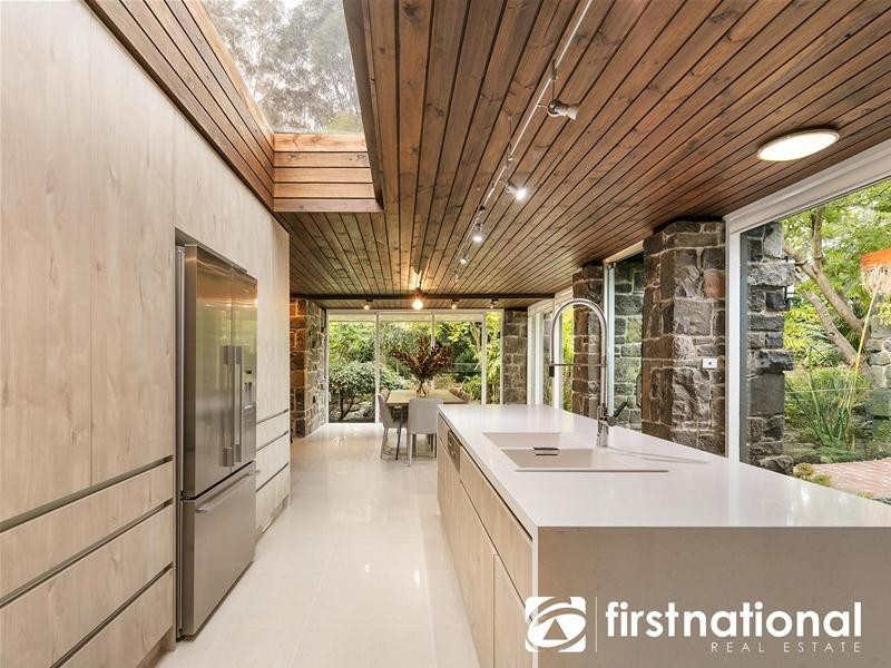 2 Beaumont Road, Berwick VIC 3806