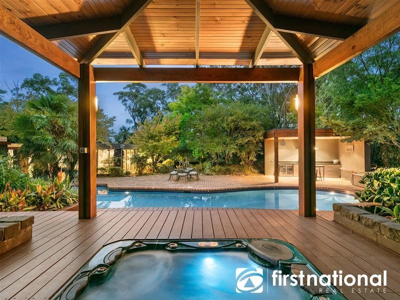 2 Beaumont Road, Berwick VIC 3806