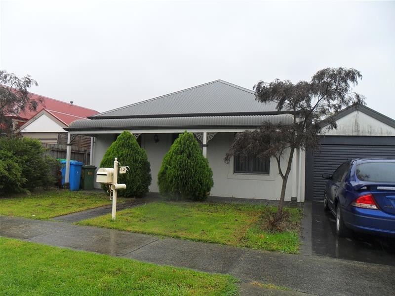 32 The Avenue, Narre Warren South VIC 3805