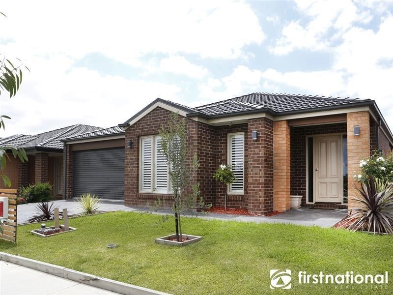 37 Dash Drive, Cranbourne East VIC 3977