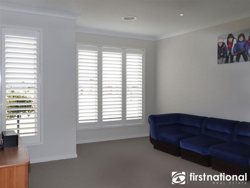 37 Dash Drive, Cranbourne East VIC 3977