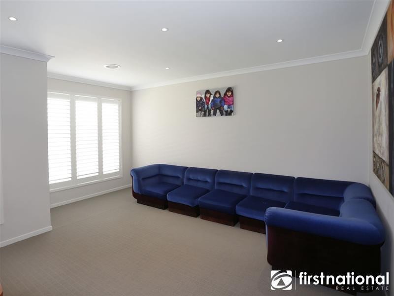 37 Dash Drive, Cranbourne East VIC 3977